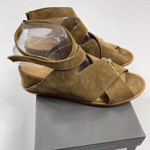 Lemaré Brown Suede Wedge Sandals